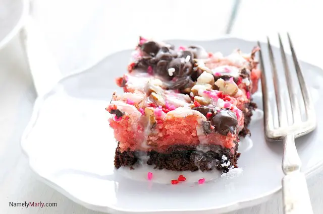 Galentine's Day is made extra special with these Strawberry Chocolate Bars